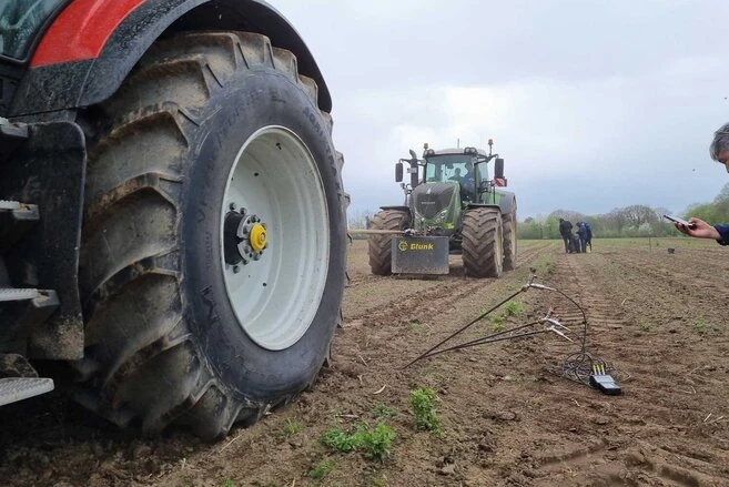 Maxam traktor gumi DLG terepi teszt